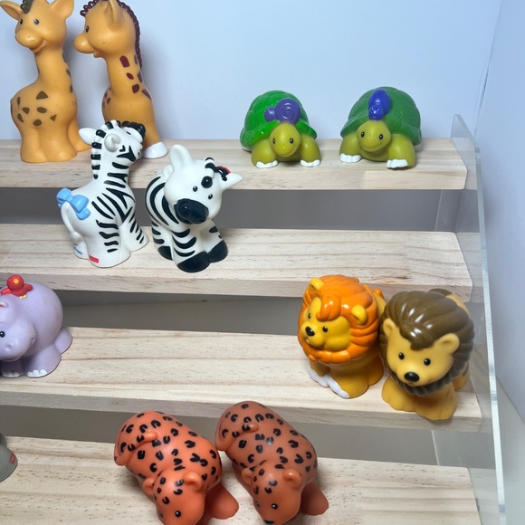 Lot of Older Style Fisher Price Little People Noahs and Animals Replacements - Picture 2 of 3